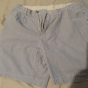 6 shorts 4 pairs are size 40 waist 2 size 38